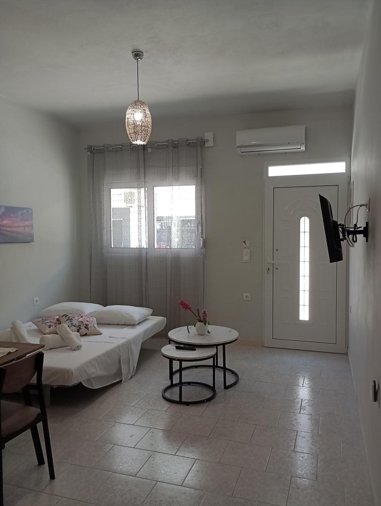 Cozy Kremasti Apartment エクステリア 写真